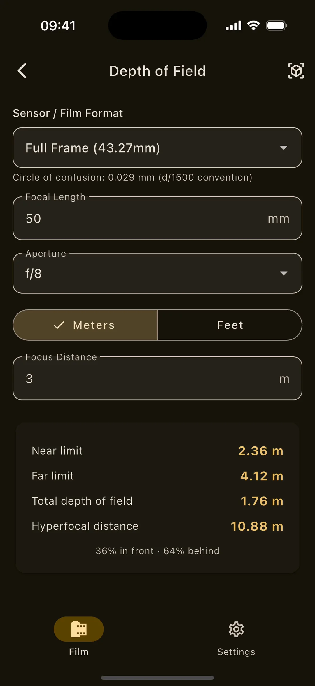 Depth of Field on iPhone, recorded: near and far limits, hyperfocal distance, units switched to feet and back, and the scene preview.
